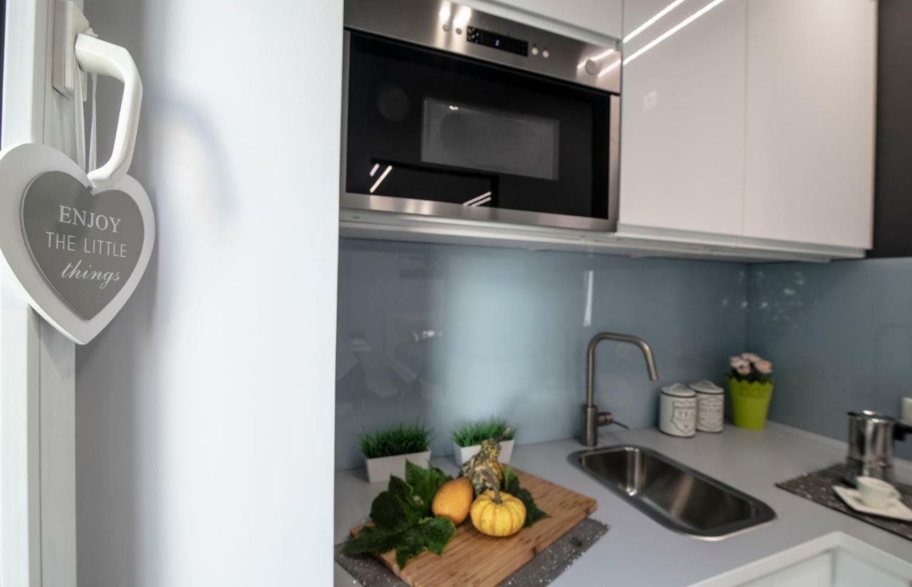 Wlr Apartments - Hoza I Varsó Kültér fotó