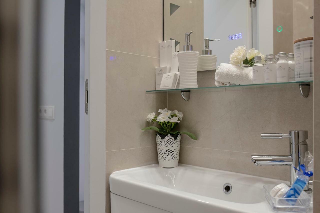 Wlr Apartments - Hoza I Varsó Kültér fotó